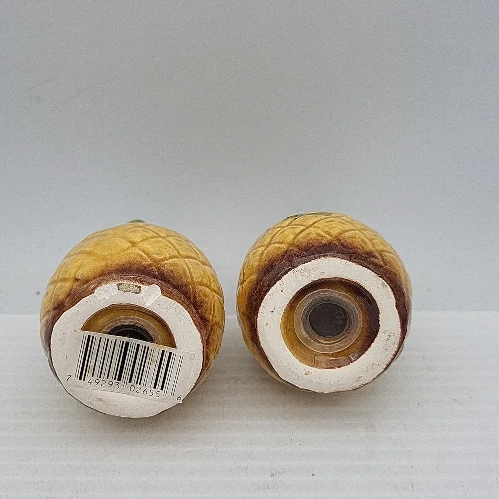 Vintage Aloha Hawaii Pineapple Salt & Pepper Shakers 2 3/4